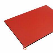 panneau plastique alvéolaire polypropylène cone-pearl 7 mm flight case sur mesure rouge