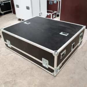 flight case sur mesure pour table de mixage grand modèle